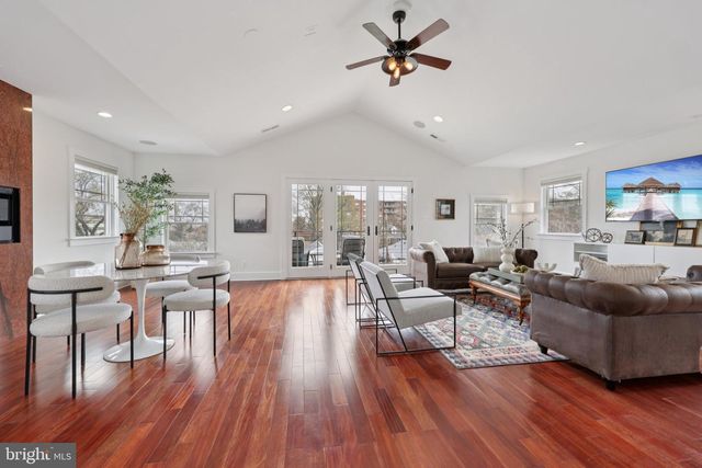 816 VEITCH ST, Arlington, VA 22204