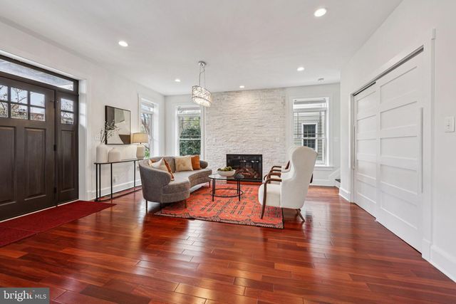 816 VEITCH ST, Arlington, VA 22204