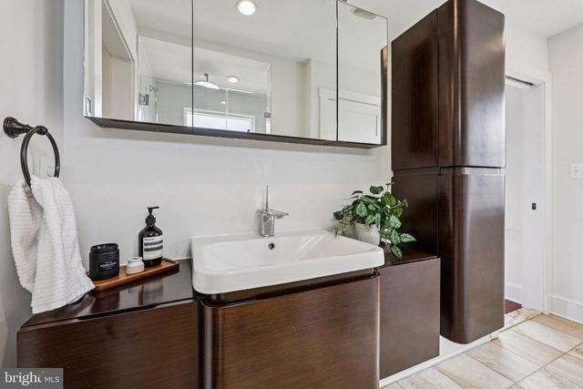 816 VEITCH ST, Arlington, VA 22204