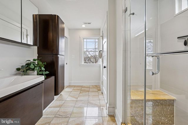 816 VEITCH ST, Arlington, VA 22204
