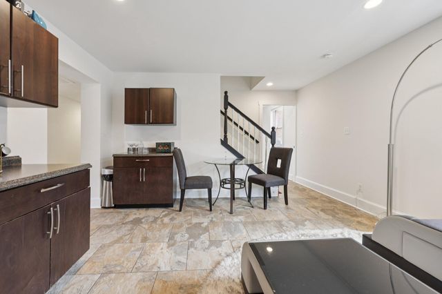 816 VEITCH ST, Arlington, VA 22204