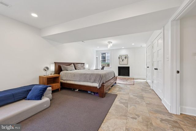 816 VEITCH ST, Arlington, VA 22204