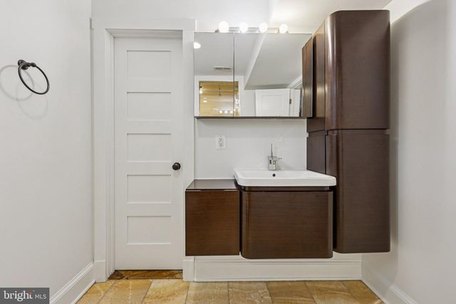 816 VEITCH ST, Arlington, VA 22204