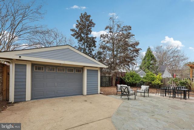 816 VEITCH ST, Arlington, VA 22204