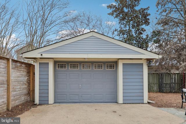 816 VEITCH ST, Arlington, VA 22204