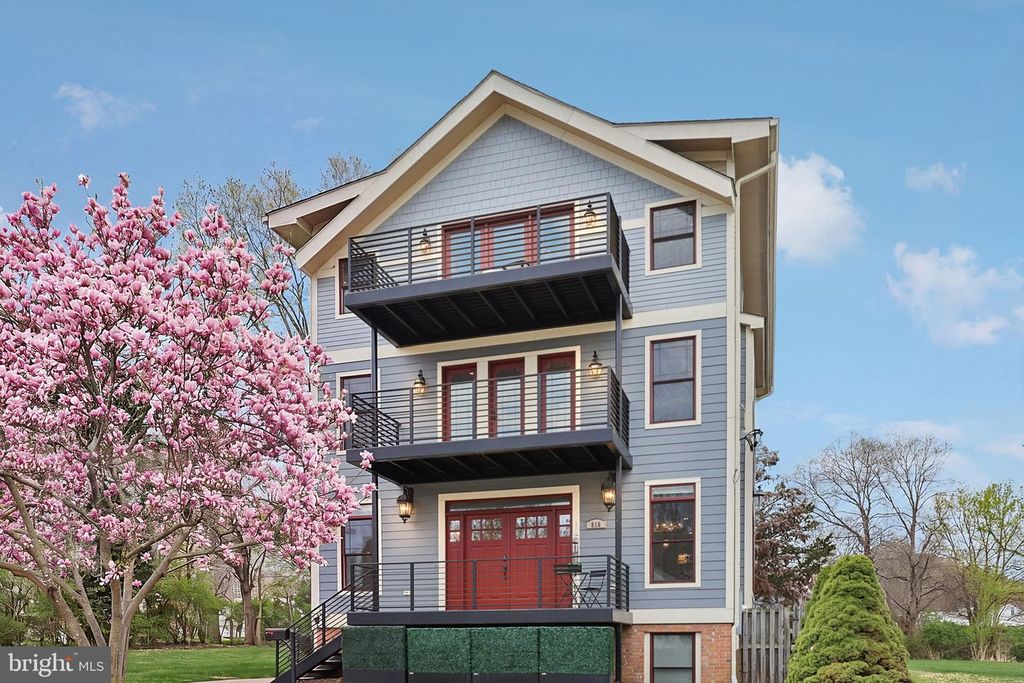 816 VEITCH ST, Arlington, VA 22204