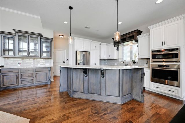 15705 Canterbury Street, Overland Park, KS 66224