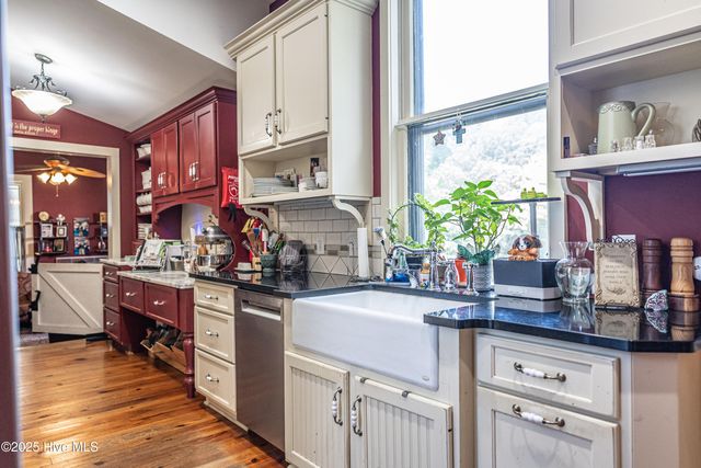 301 Mcreynolds Street, Carthage, NC 28327