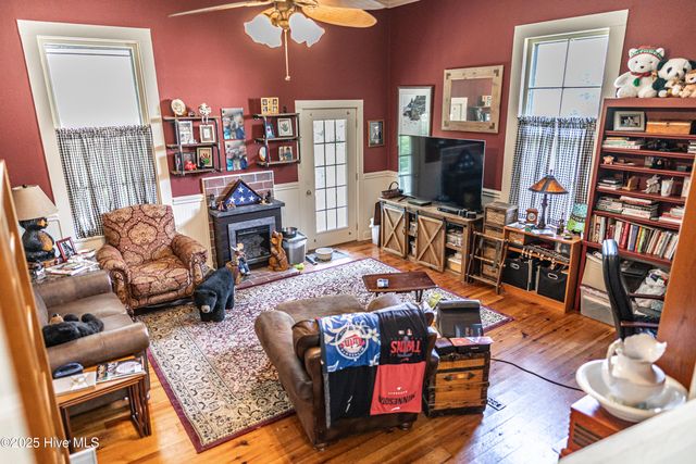 301 Mcreynolds Street, Carthage, NC 28327