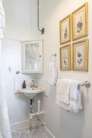 301 Mcreynolds Street, Carthage, NC 28327