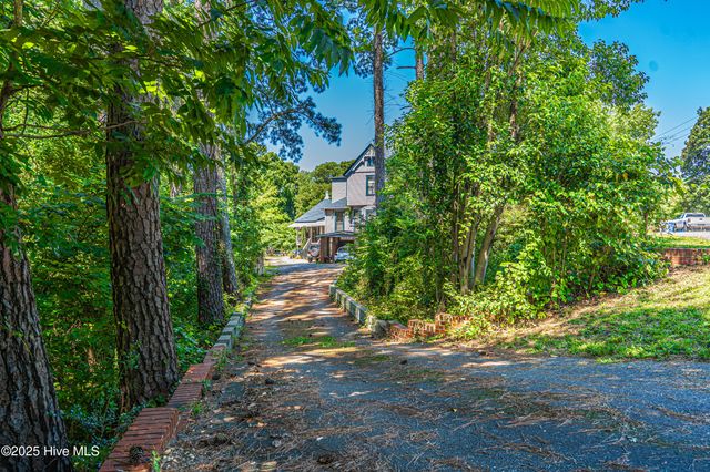 301 Mcreynolds Street, Carthage, NC 28327