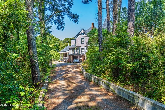 301 Mcreynolds Street, Carthage, NC 28327