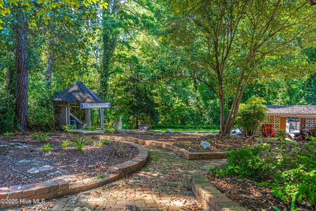 301 Mcreynolds Street, Carthage, NC 28327