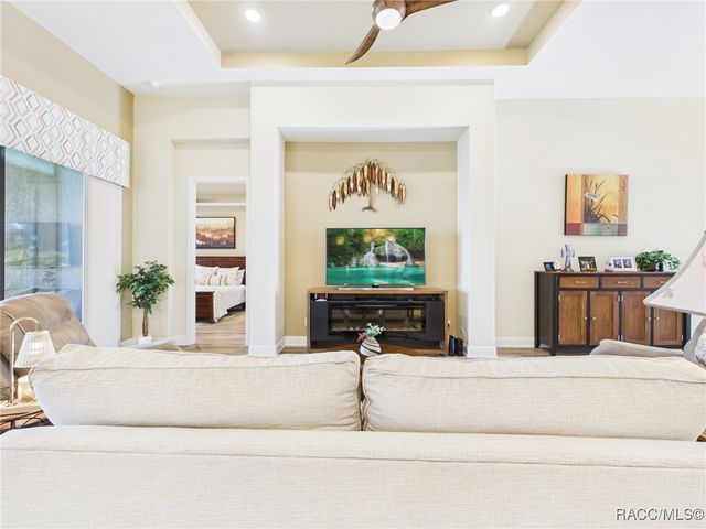 1355 W Greenmeadow Path, Hernando, FL 34442