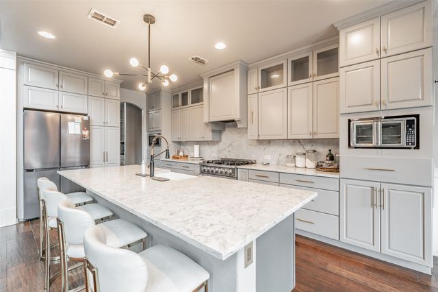 1112 Mesa Crest Drive, Fort Worth, TX 76052