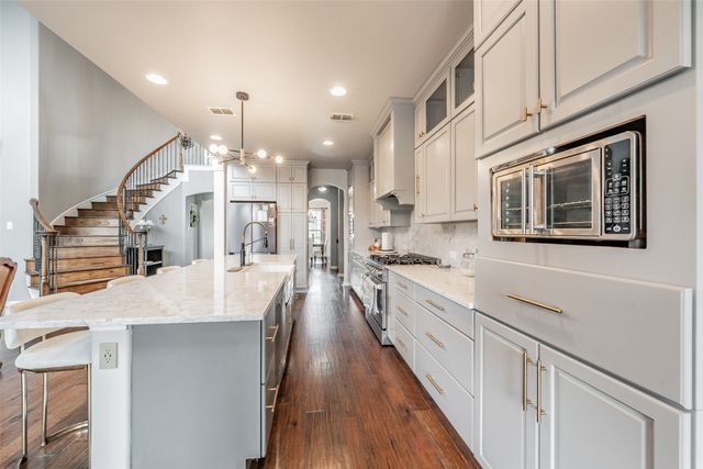 1112 Mesa Crest Drive, Fort Worth, TX 76052