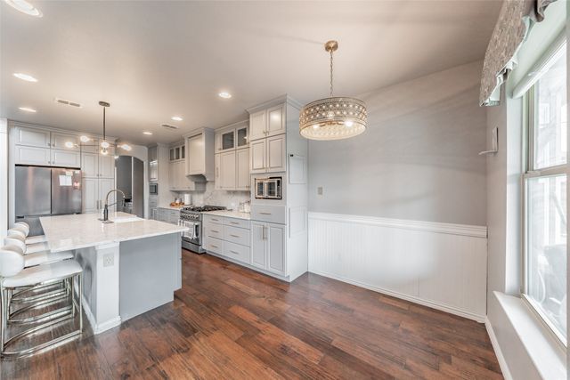 1112 Mesa Crest Drive, Fort Worth, TX 76052