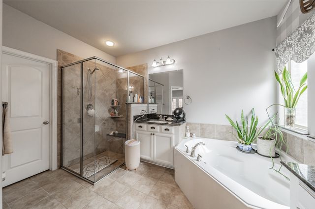 1112 Mesa Crest Drive, Fort Worth, TX 76052