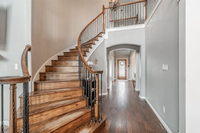 1112 Mesa Crest Drive, Fort Worth, TX 76052