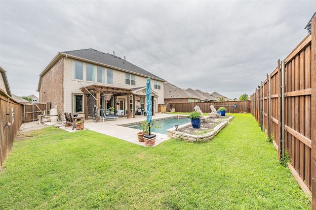1112 Mesa Crest Drive, Fort Worth, TX 76052