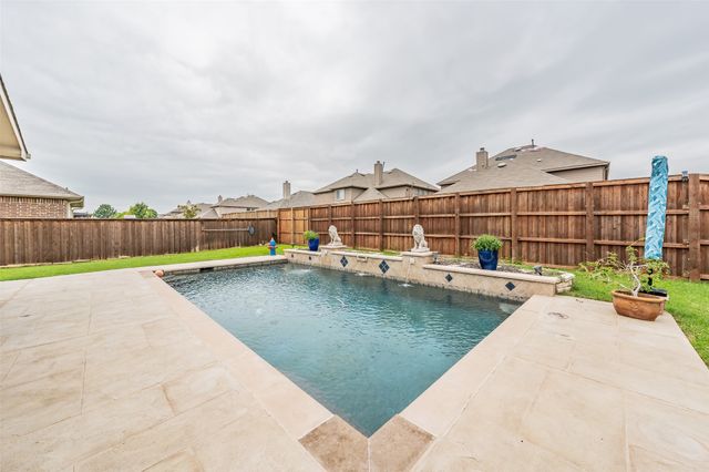 1112 Mesa Crest Drive, Fort Worth, TX 76052