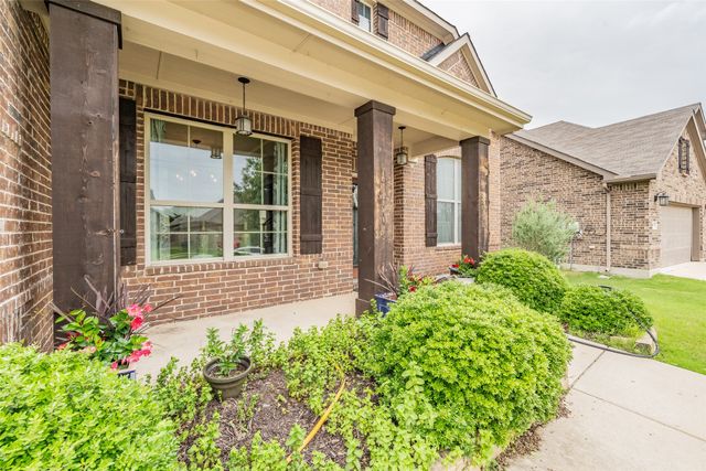 1112 Mesa Crest Drive, Fort Worth, TX 76052