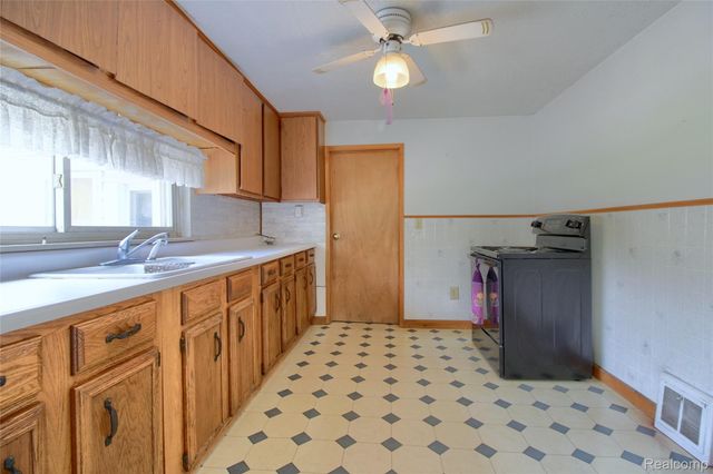 30977 West Road, Huron Charter Township, MI 48164