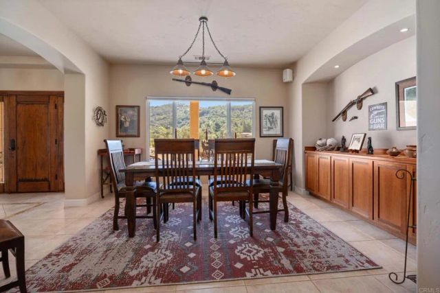 10204 Mount Olympus Valley Rd Road, Fallbrook, CA 92028