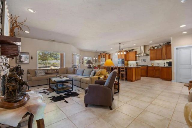 10204 Mount Olympus Valley Rd Road, Fallbrook, CA 92028