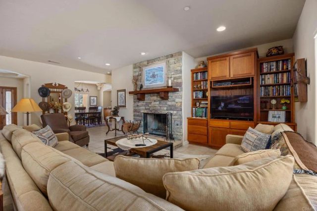 10204 Mount Olympus Valley Rd Road, Fallbrook, CA 92028