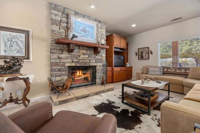 10204 Mount Olympus Valley Rd Road, Fallbrook, CA 92028