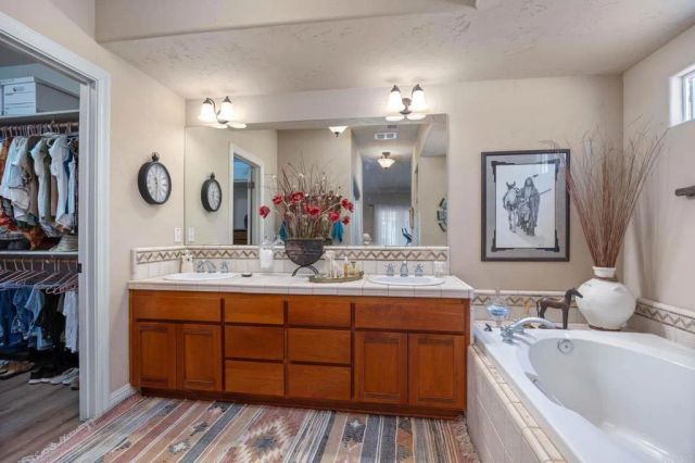 10204 Mount Olympus Valley Rd Road, Fallbrook, CA 92028