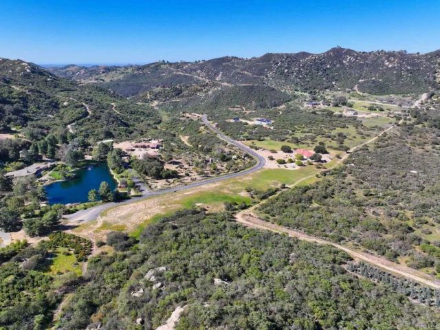 10204 Mount Olympus Valley Rd Road, Fallbrook, CA 92028