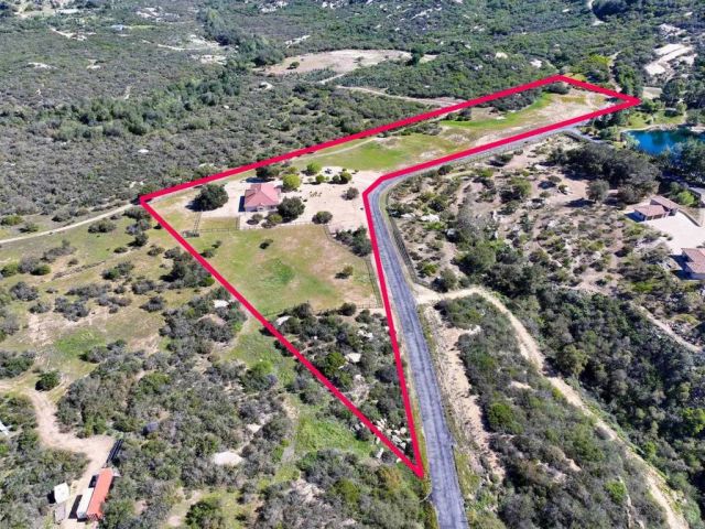 10204 Mount Olympus Valley Rd Road, Fallbrook, CA 92028