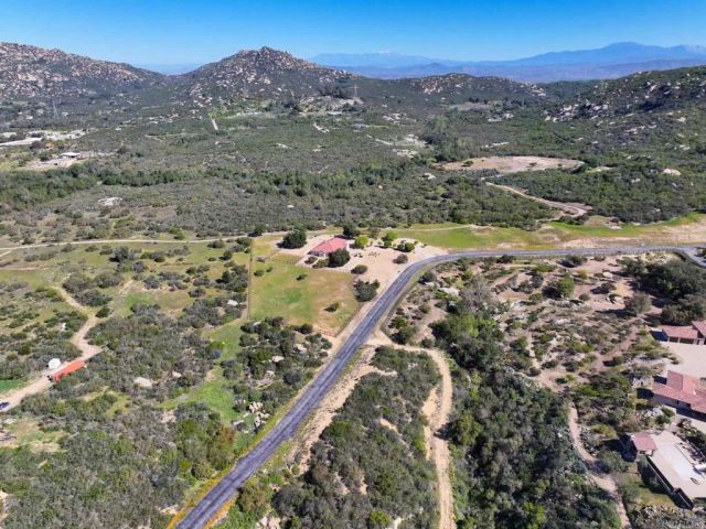 10204 Mount Olympus Valley Rd Road, Fallbrook, CA 92028