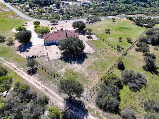 10204 Mount Olympus Valley Rd Road, Fallbrook, CA 92028