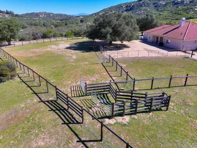 10204 Mount Olympus Valley Rd Road, Fallbrook, CA 92028