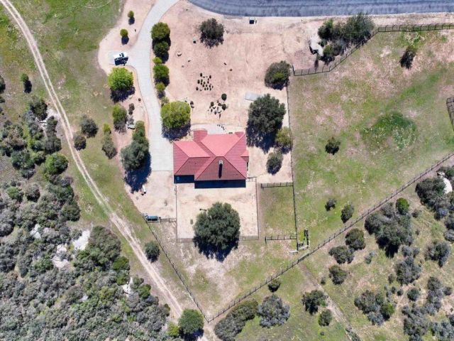 10204 Mount Olympus Valley Rd Road, Fallbrook, CA 92028