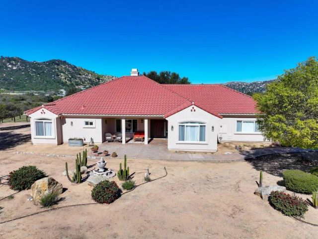 10204 Mount Olympus Valley Rd Road, Fallbrook, CA 92028