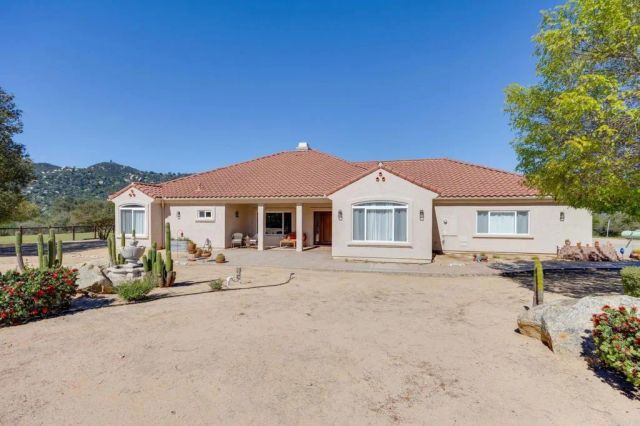 10204 Mount Olympus Valley Rd Road, Fallbrook, CA 92028