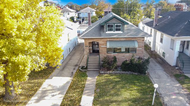 643 S 19th Avenue, Maywood, IL 60153