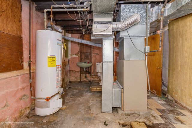 643 S 19th Avenue, Maywood, IL 60153