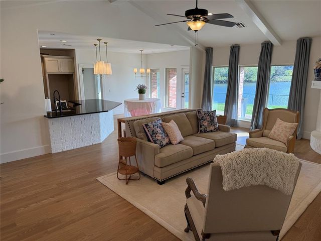 4700 Southcreek Road, Moore, OK 73165