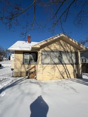 2540 Altoona Street, Flint, MI 48504