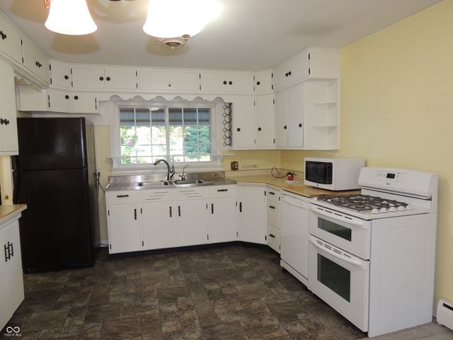 223 W 9th Street, Lapel, IN 46051