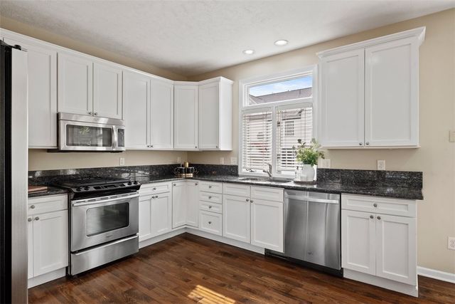 7 Waterside Place, Washington's Landing, PA 15222