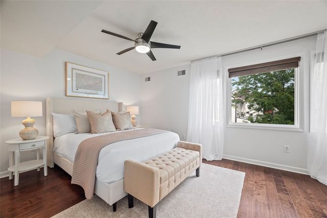 7 Waterside Place, Washington's Landing, PA 15222