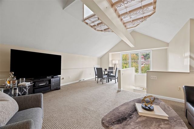 7 Waterside Place, Washington's Landing, PA 15222