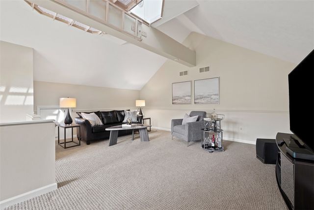 7 Waterside Place, Washington's Landing, PA 15222