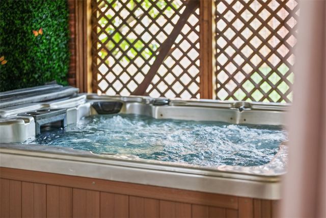 7 Waterside Place, Washington's Landing, PA 15222